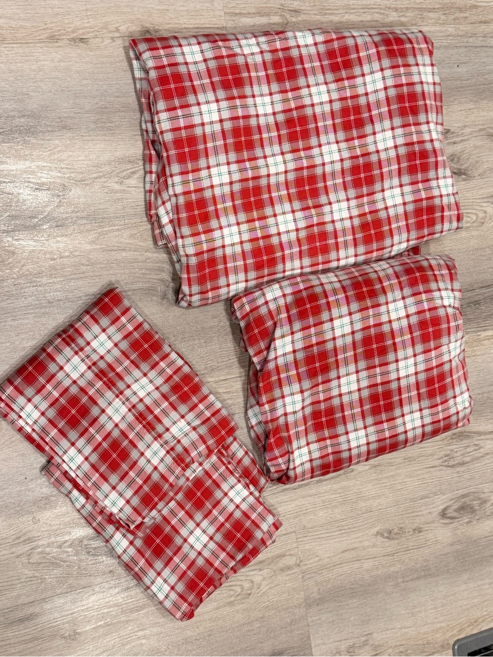 Charter Club Red/White/Green Plaid Holiday 100% Cotton Queen Sheet Set